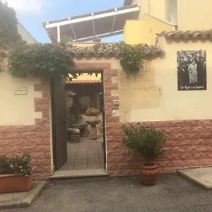 Sa Rosa E Su Trapperi Italia